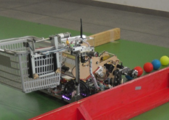 香川高専おもしろ体験教室「香川高専ロボコン用ロボットの実演とミニロボ操縦体験」